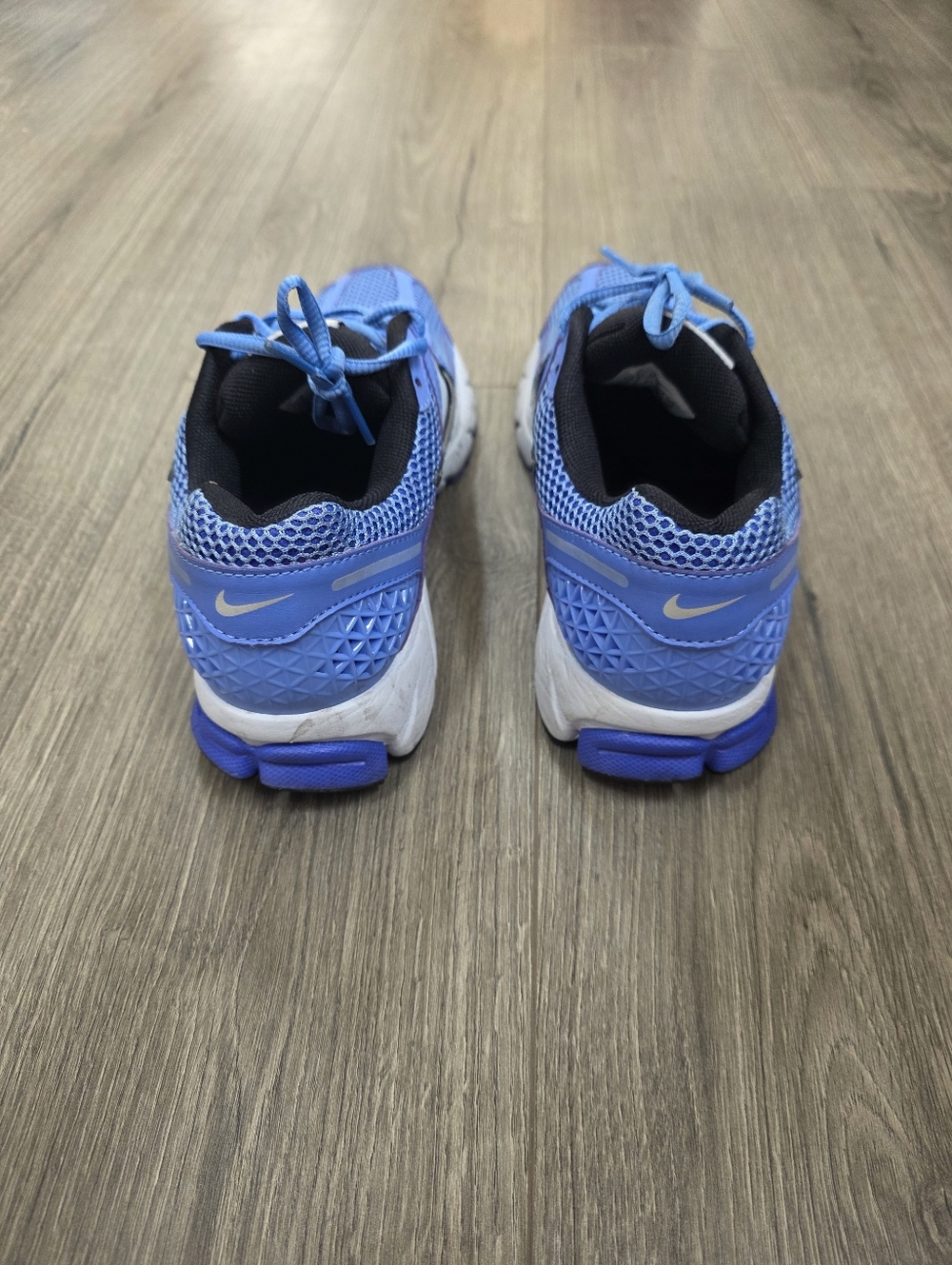 Nike Vomero 5 Royal Pulse Running Shoes Womens Size 9 - Picture 4 of 5